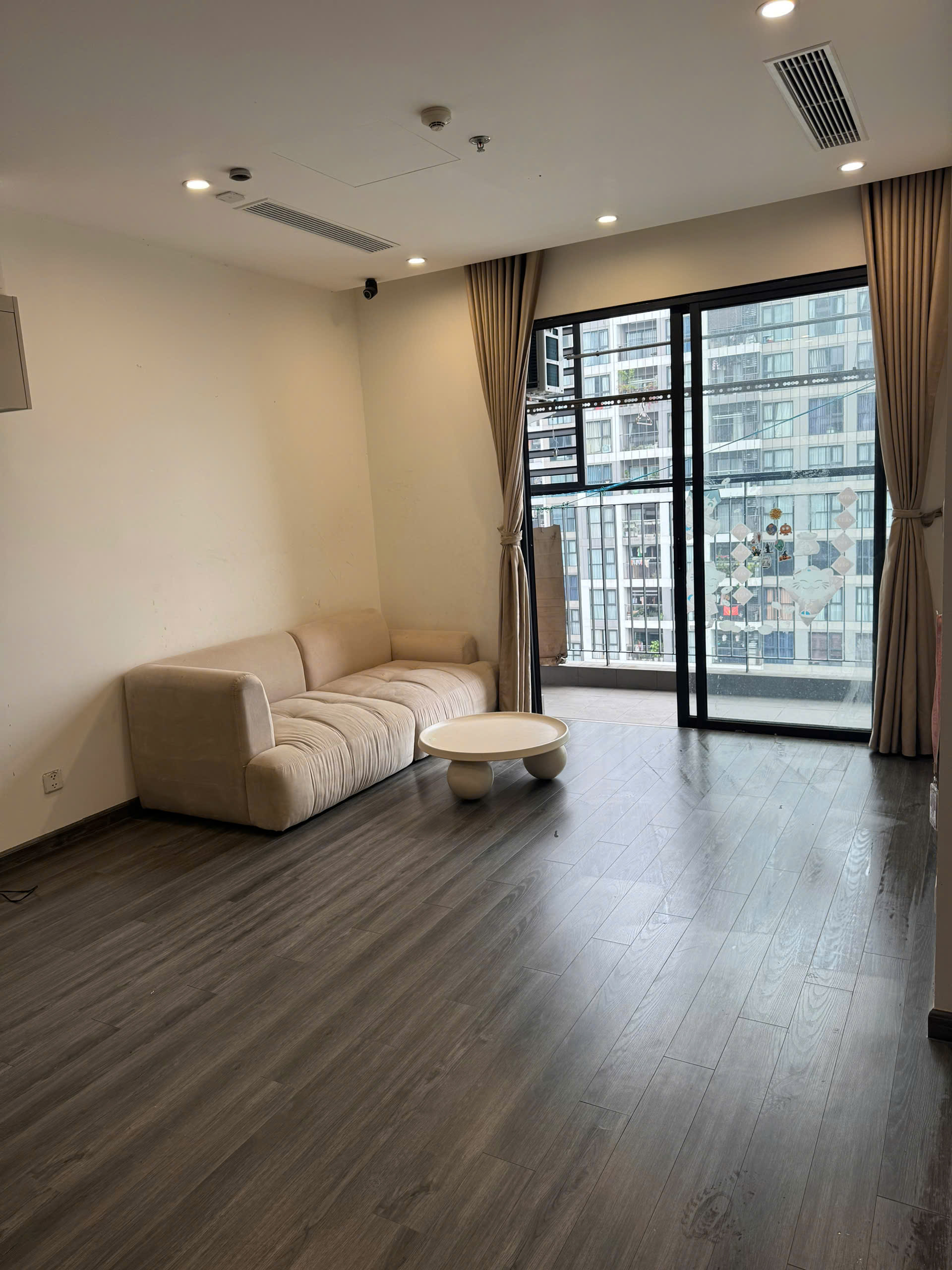 cho-thue-can-ho-1pn-cong-vinhomes-ocean-park 3 Cho thuê căn hộ 1PN+1 Vinhomes Ocean Park R1.01 đồ cơ bản