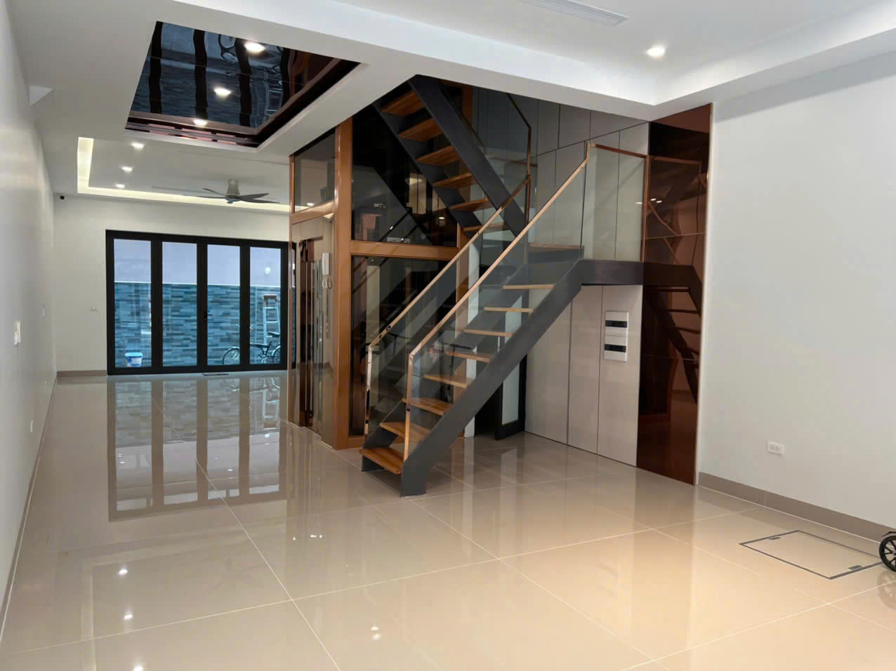 cho-thue-biet-thu-lien-ke-vinhomes-ocean-park-3-pho-bien Cho thuê biệt thự liền kề Vinhomes Ocean Park 3 – Phố Biển, có thang máy, giá 10 triệu/tháng