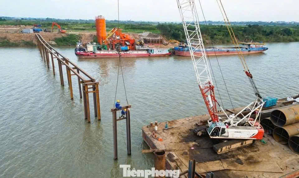 Tiến độ xây Cầu Ngọc Hồi 