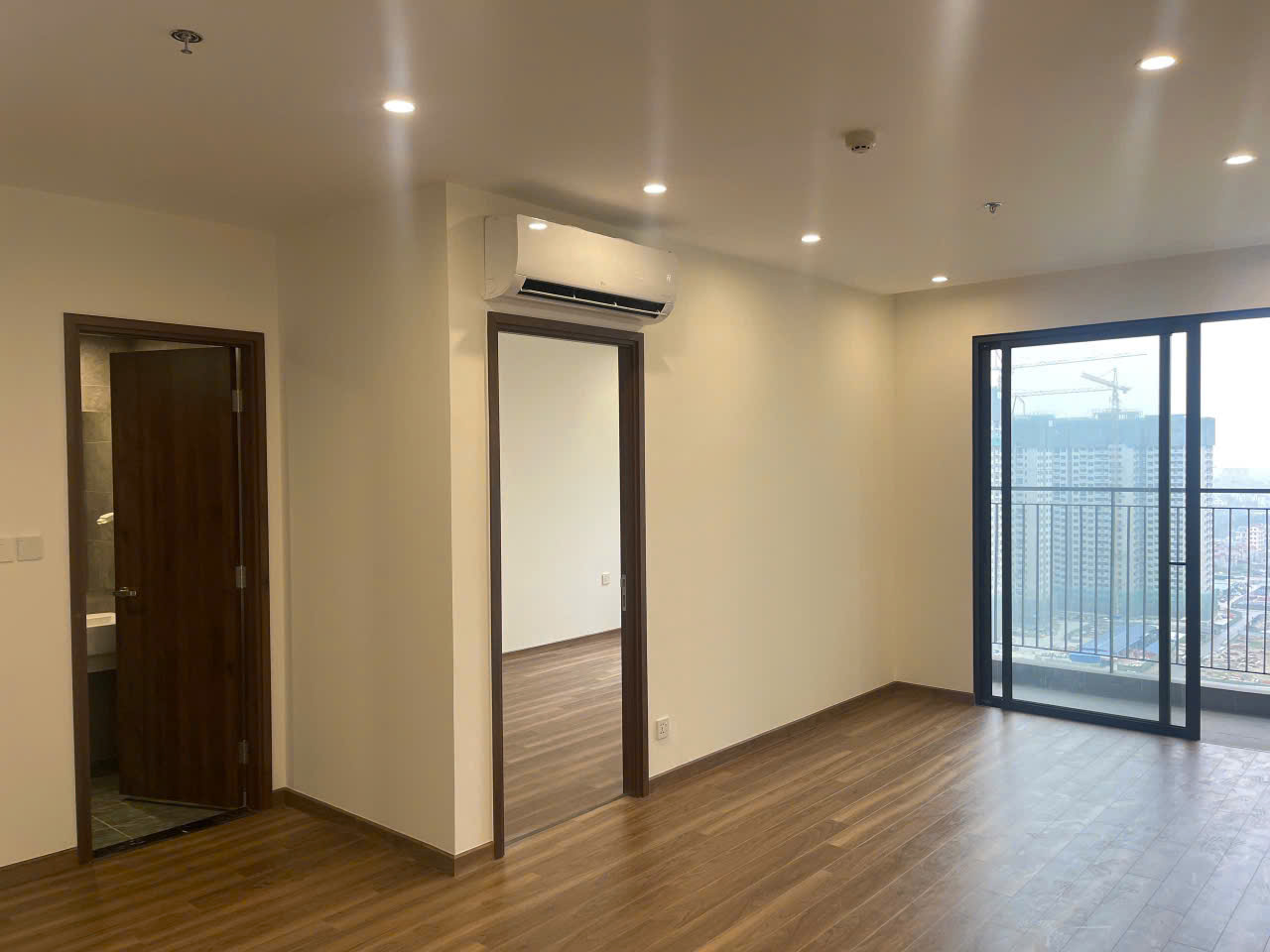 cho-thue-can-ho-2pn-zurich-3-vinhomes-ocean-park-1 Cho thuê căn hộ 2PN Zurich 3 Vinhomes Ocean Park, diện tích 75m² thông thuỷ, nội thất nguyên bản CĐT, giá 10 triệu/tháng