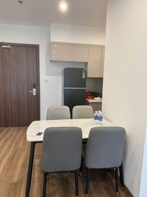 Cho thuê căn hộ 2PN+2WC tòa ZR2 Vinhomes Ocean Park