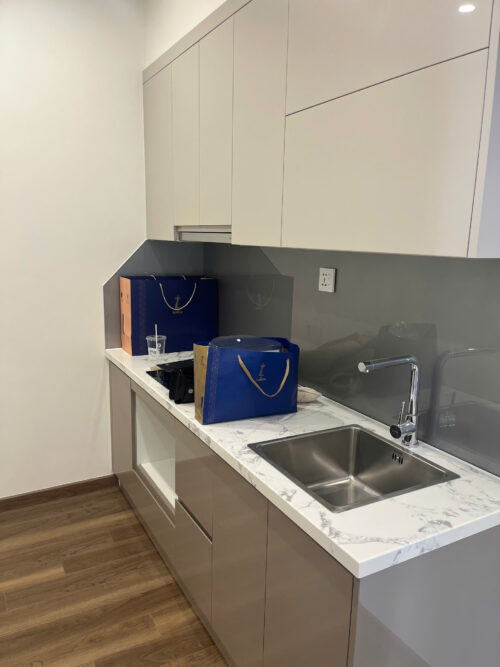 Cho thuê căn hộ Studio tòa ZR2 Vinhomes Ocean Park, nội thất cơ bản có rèm điều hòa, giá 5.5 triệu/tháng