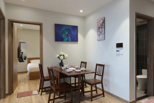 Thuê homestay 2PN tầng cao view hồ tại L2 Landmark Ecopark