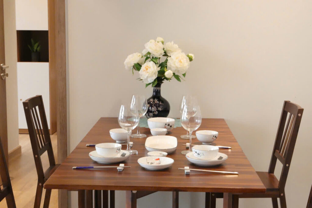 Thuê homestay 2PN tầng cao view hồ tại L2 Landmark Ecopark