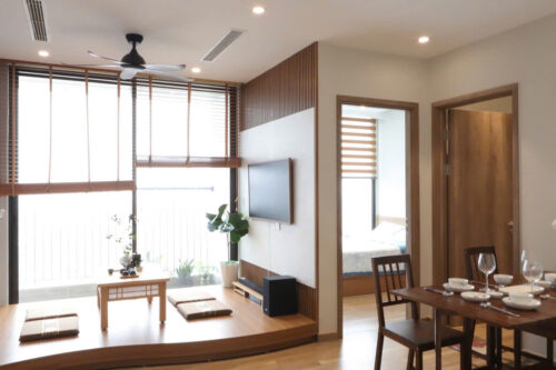 Thuê homestay 2PN tầng cao view hồ tại L2 Landmark Ecopark