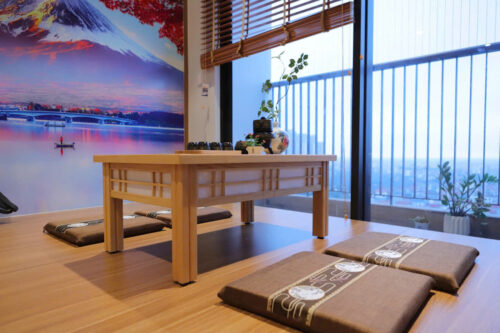 Thuê homestay 2PN tầng cao view hồ tại L2 Landmark Ecopark