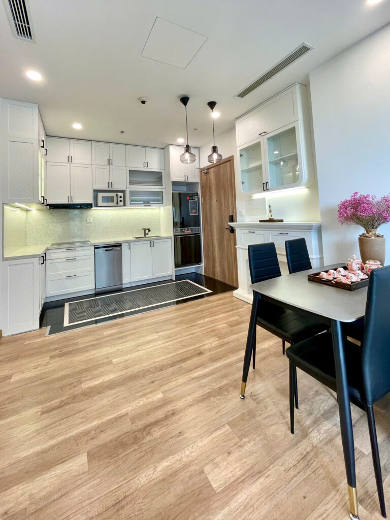 Homestay 2PN Tầng Thấp View Hồ Swanlake Onsen Ecopark | Phù Hợp Người Lớn Tuổi