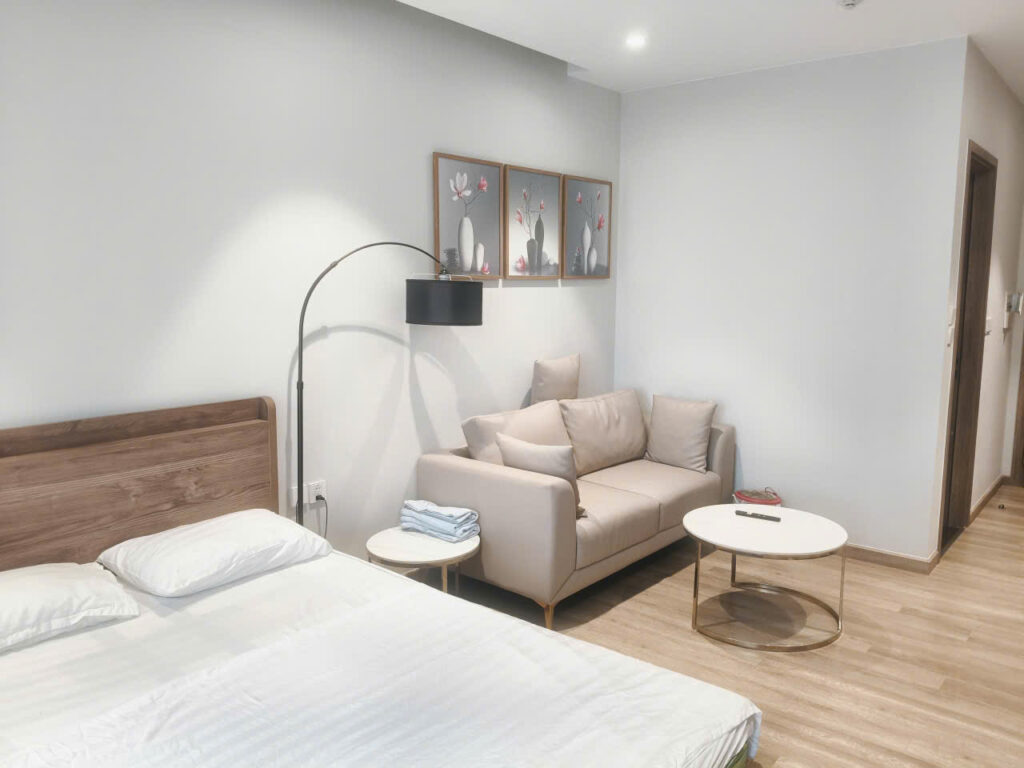 Homestay tòa Landmark Ecopark full nội thất, view hồ đẹp, giá tốt