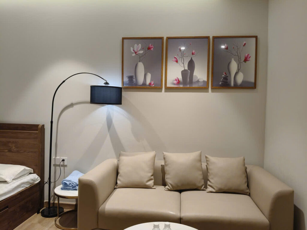 Homestay tòa Landmark Ecopark full nội thất, view hồ đẹp, giá tốt