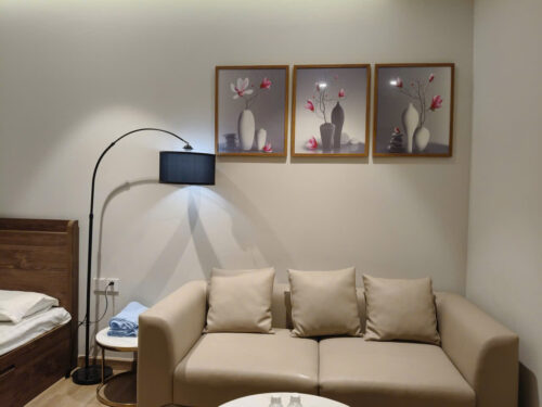 Homestay tòa Landmark Ecopark full nội thất, view hồ đẹp, giá tốt