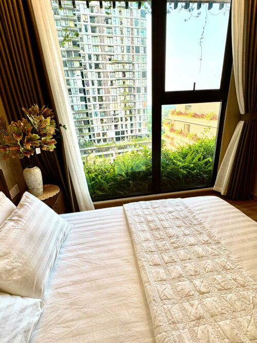 Homestay Swanlake Onsen Ecopark R2 2 phòng ngủ view hồ Thiên Nga và sân Golf