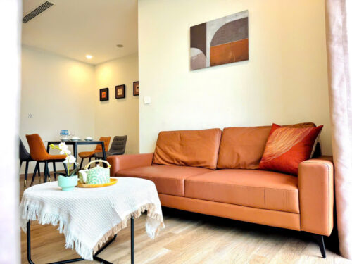 Homestay Ecopark 2PN Tòa R1 View Hồ Có Bồn Tắm Cực Đẹp