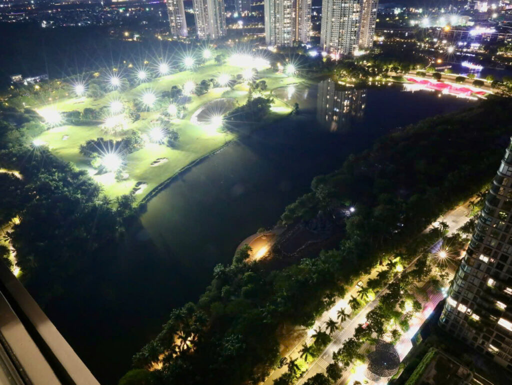 Thuê Phòng Ecopark Theo Giờ với view hồ và sân golf