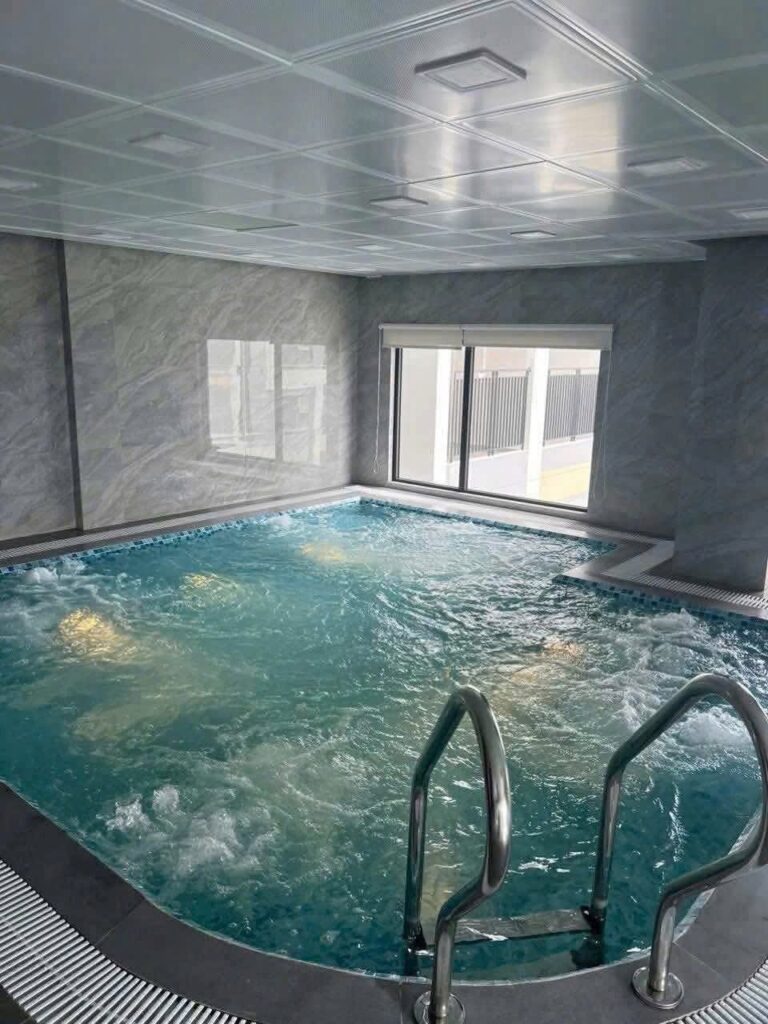 Bể sục Jacuzzi The Zurich Bể sục Jacuzzi The Zurich