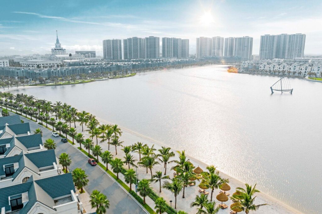 Hồ Ngọc Trai Hồ Ngọc Trai - biển hồ nhân tạo lớn nhất Việt Nam