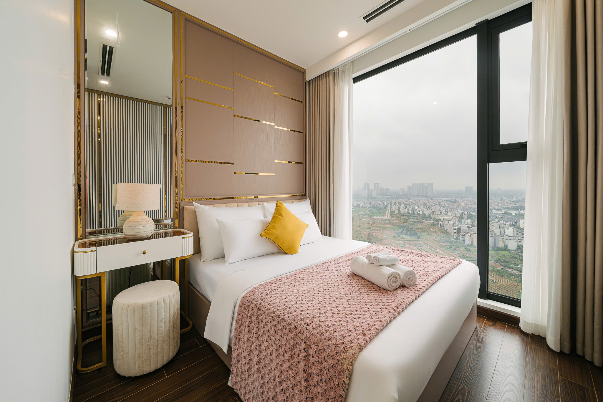 homestay-masteri-west-heights-toa-c-can-2pn-2wc-view-thoang Homestay Masteri West Heights Tòa C 2PN 2WC Tầng Cao View Thoáng Đẹp