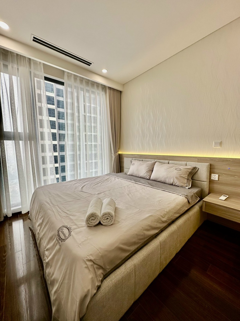 homestay-masteri-west-heights-toa-d-1pn-view-ho-2 Homestay Masteri West Heights tòa D căn 1PN+1 diện tích 50m², tầng cao, view hồ