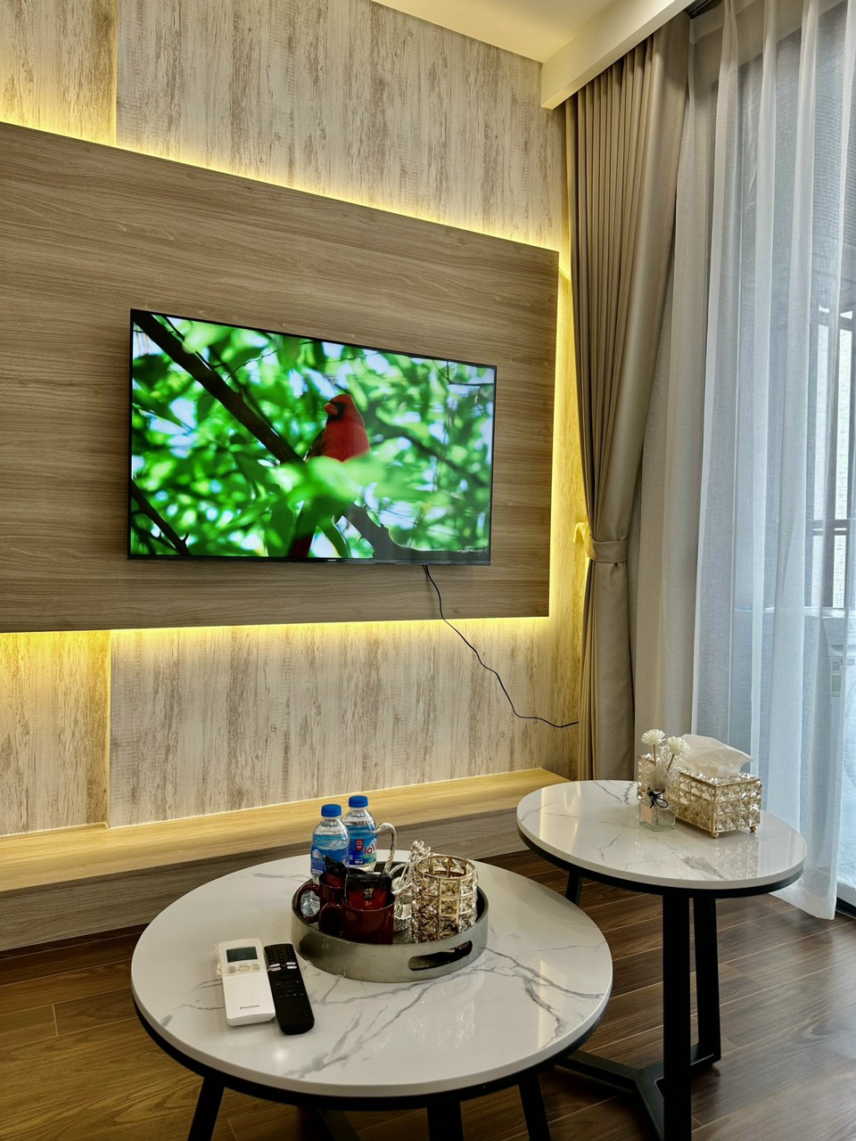 homestay-masteri-west-heights-toa-d-1pn-view-ho-6 Homestay Masteri West Heights tòa D căn 1PN+1 diện tích 50m², tầng cao, view hồ
