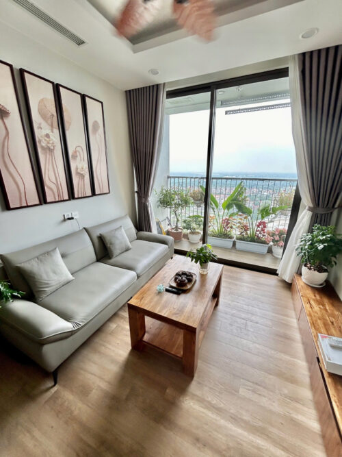 Homestay 2PN R1 Swanlake Landmark Tầng 35 View Hồ Thiên Nga