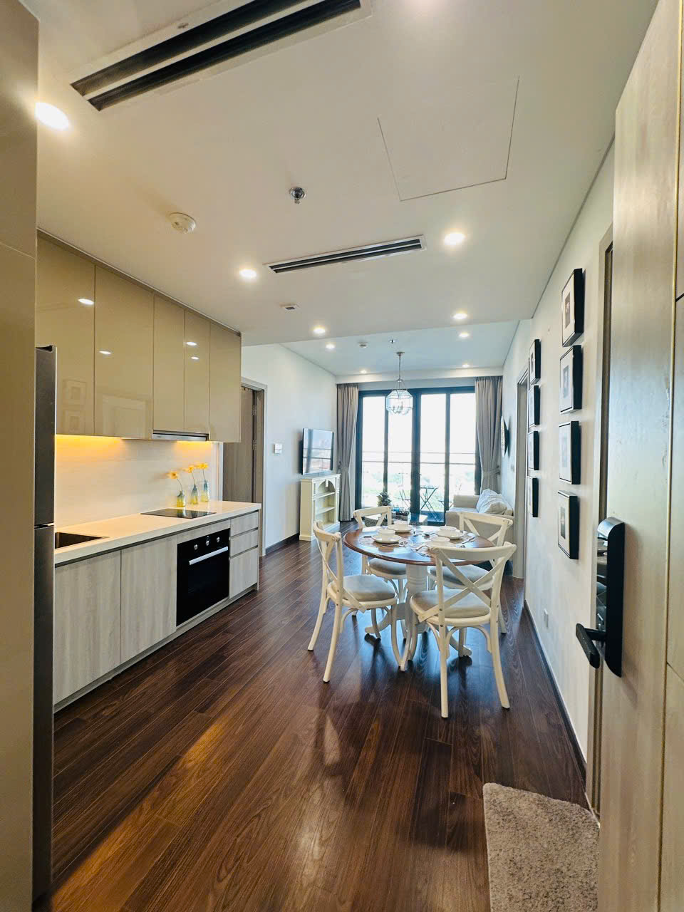 homestay-vinhomes-smart-city-can-2pn-2wc-masterise-west-height (14) Homestay Masterise West Heights 2PN 2WC View Hồ