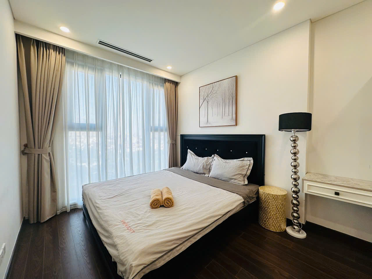 homestay-vinhomes-smart-city-can-2pn-2wc-masterise-west-height (15) Homestay Masterise West Heights 2PN 2WC View Hồ
