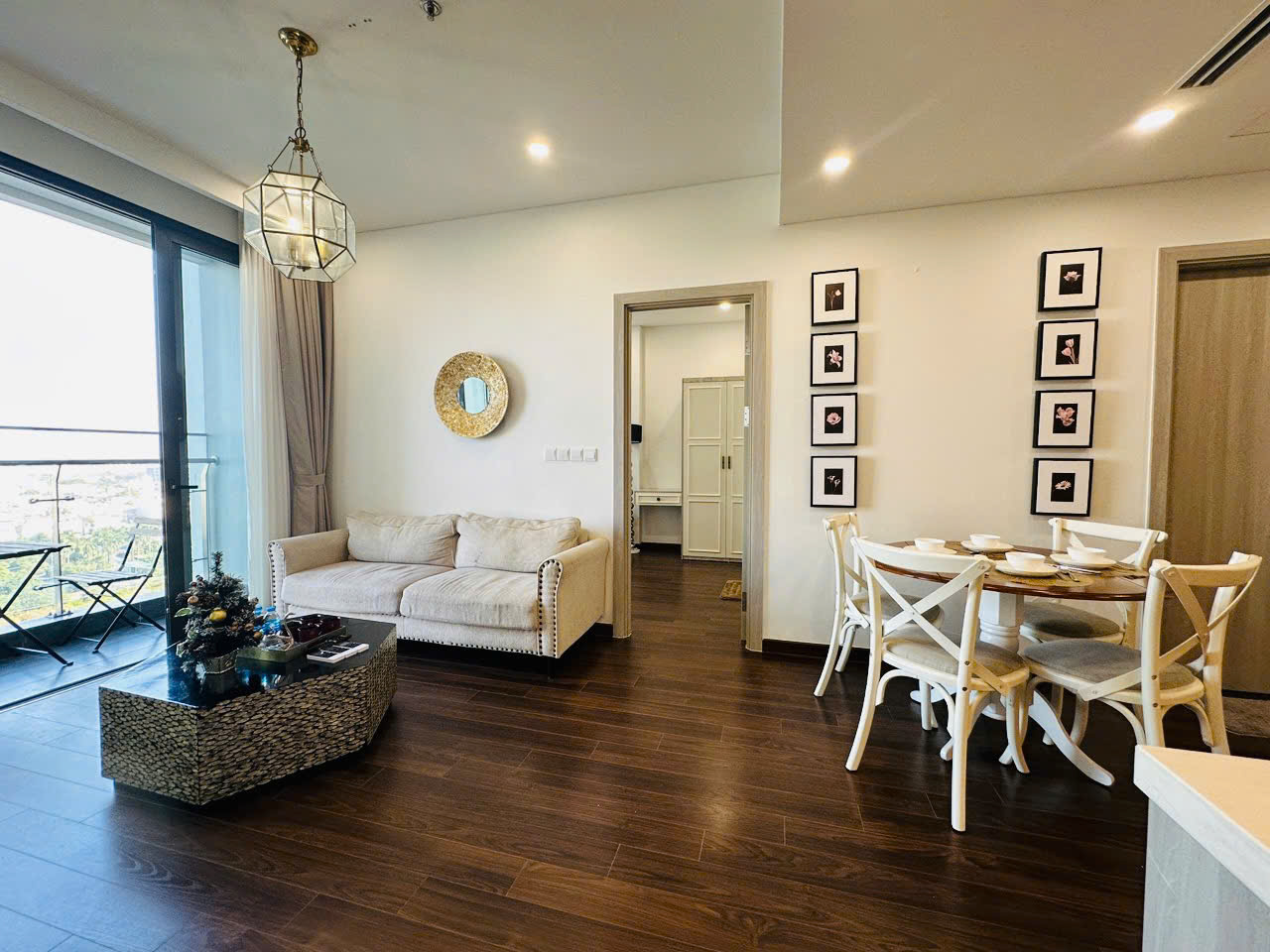 homestay-vinhomes-smart-city-can-2pn-2wc-masterise-west-height (3) Homestay Masterise West Heights 2PN 2WC View Hồ