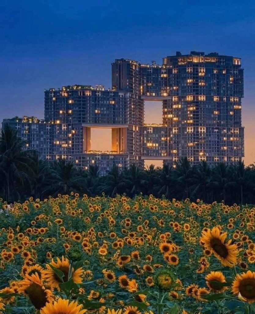 Sky Forest là công trình nổi bật với những khu vườn treo trên cao độc đáo.