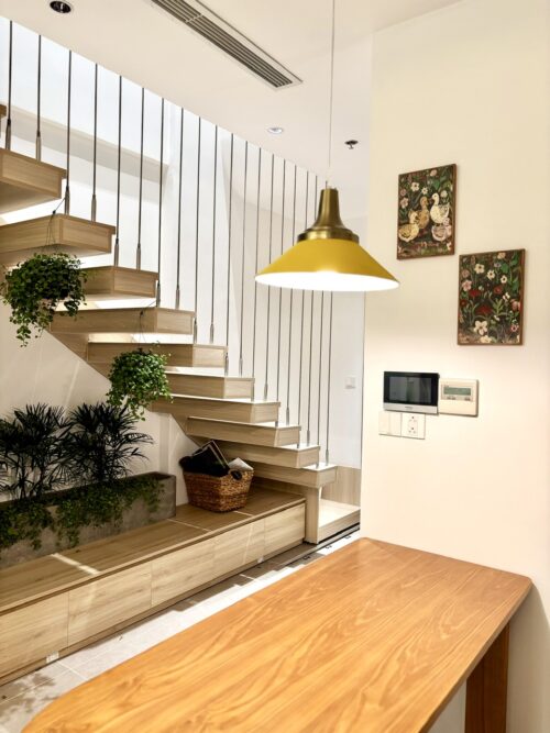 Homestay Duplex 2PN Landmark Ecopark L1 tầng trung view hồ đẹp