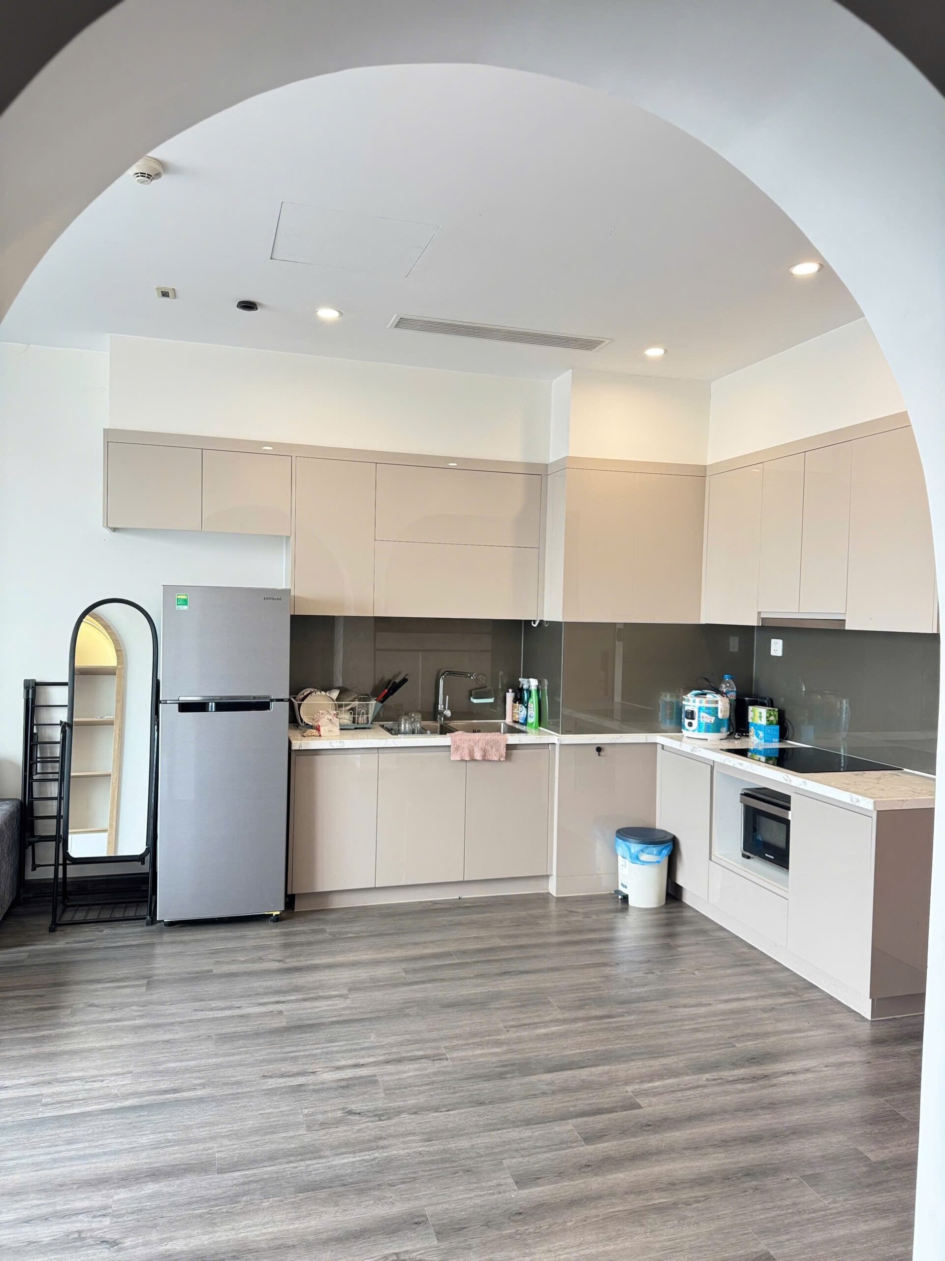 1-bedroom-apartment-for-rent-r1-02-ruby-vinhomes-ocean-park (4) 1 Bedroom + 1 Apartment for Rent in R1.02 Ruby | Fully Furnished | Vinhomes Ocean Park