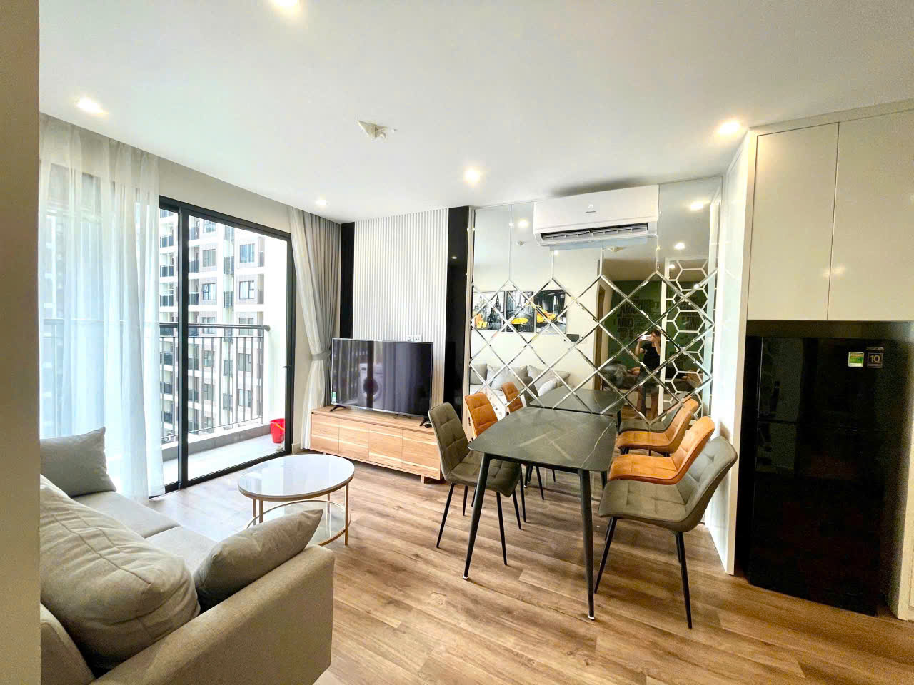 1-bedroom-apartment-for-rent-s1-03-sapphire-1-vinhomes-ocean-park (2) 1 Bedroom + 1 Apartment for Rent in S1.03 Sapphire 1 | Fully Furnished | Vinhomes Ocean Park