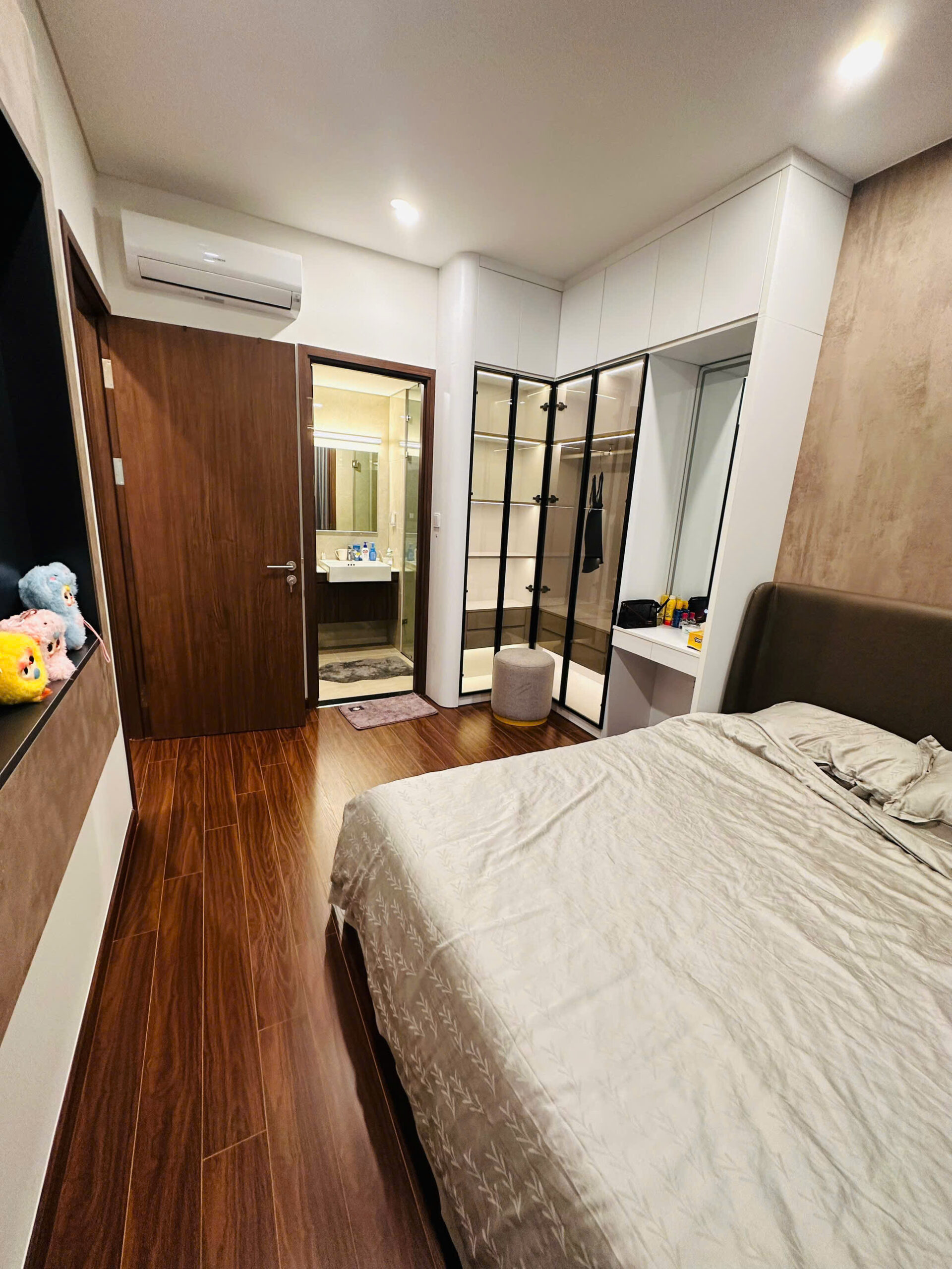 2-bedroom-apartment-for-rent-masteri-waterfront-h3-vinhomes-ocean-park (1) Luxury 2 Bedroom Apartment for Rent in Masteri Waterfront H3