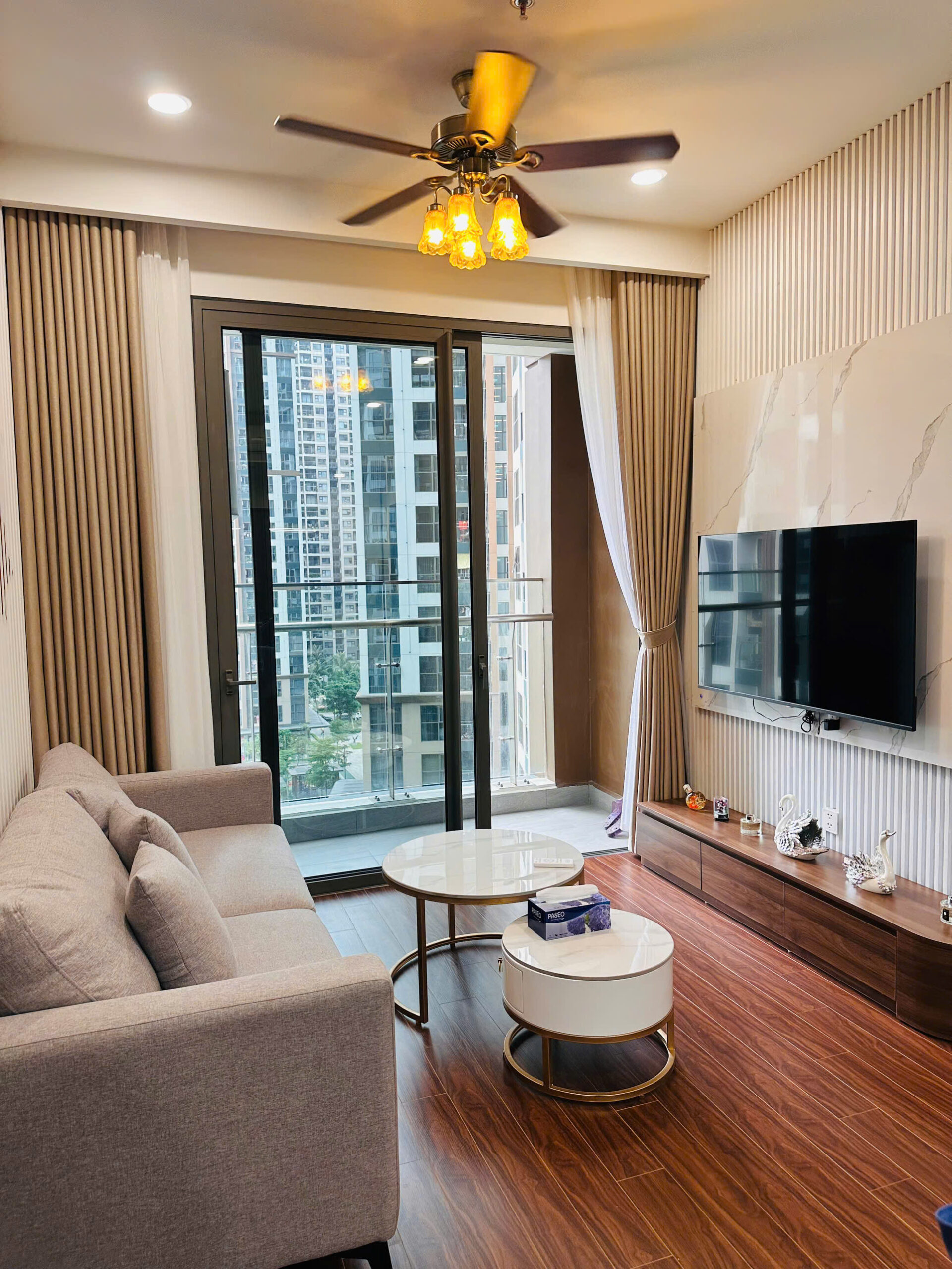 2-bedroom-apartment-for-rent-masteri-waterfront-h3-vinhomes-ocean-park (11) Luxury 2 Bedroom Apartment for Rent in Masteri Waterfront H3
