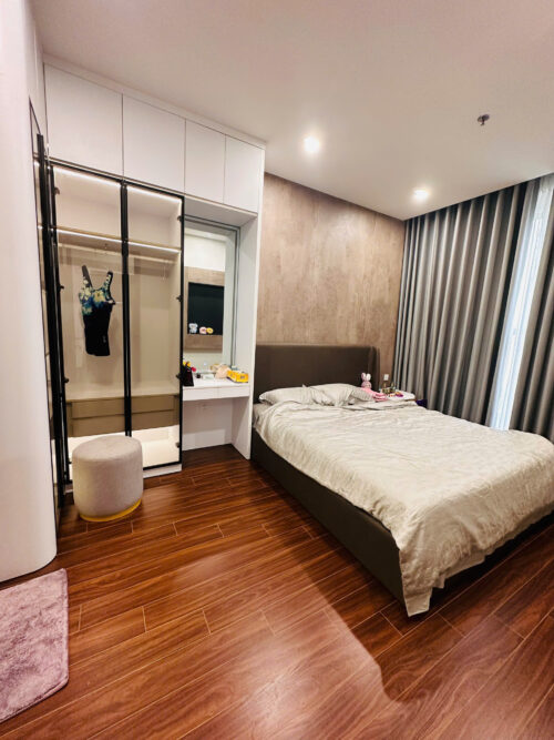 Luxury 2 Bedroom Apartment for Rent in Masteri Waterfront H3