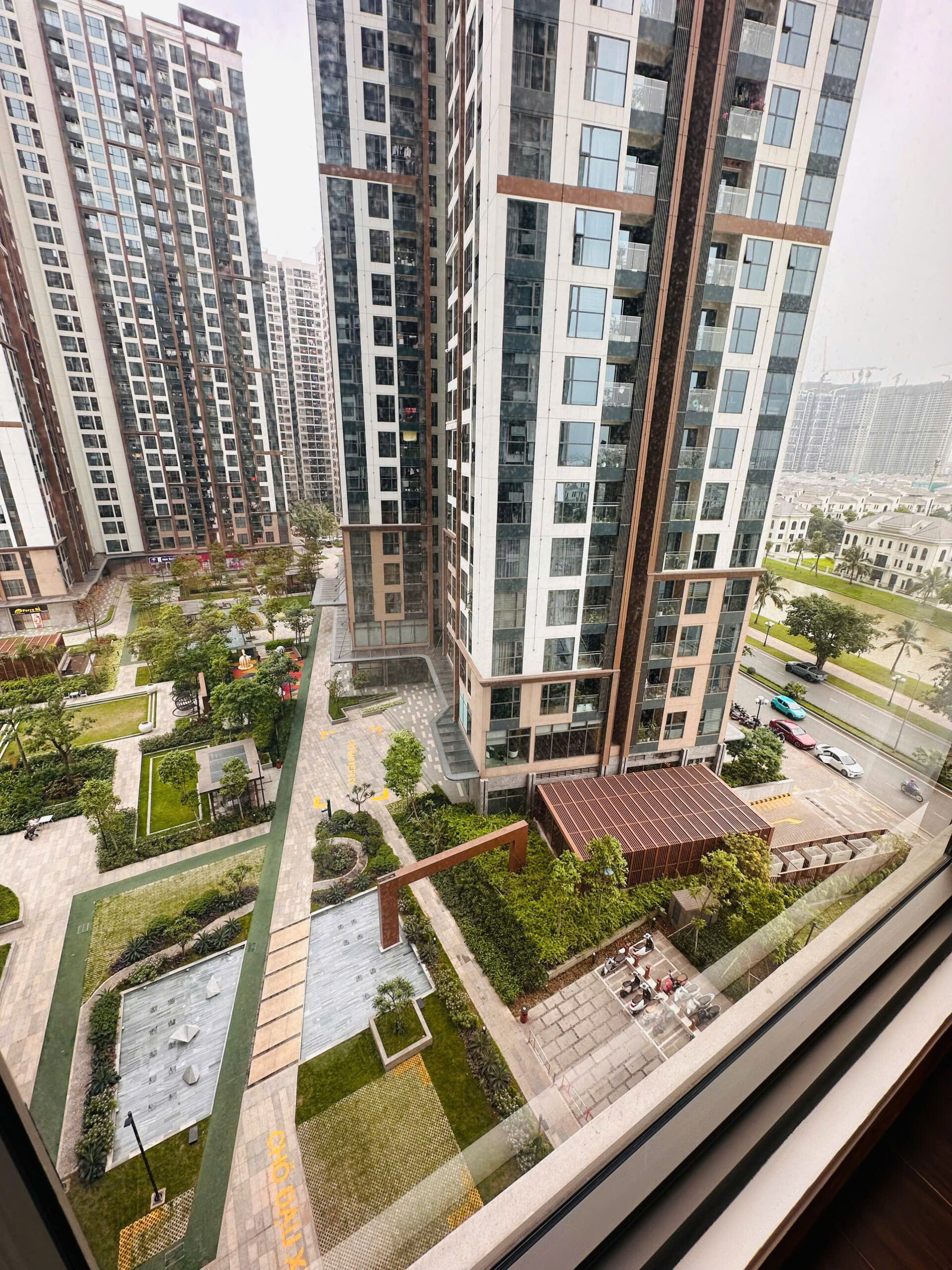 2-bedroom-apartment-for-rent-masteri-waterfront-h3-vinhomes-ocean-park (4) Luxury 2 Bedroom Apartment for Rent in Masteri Waterfront H3