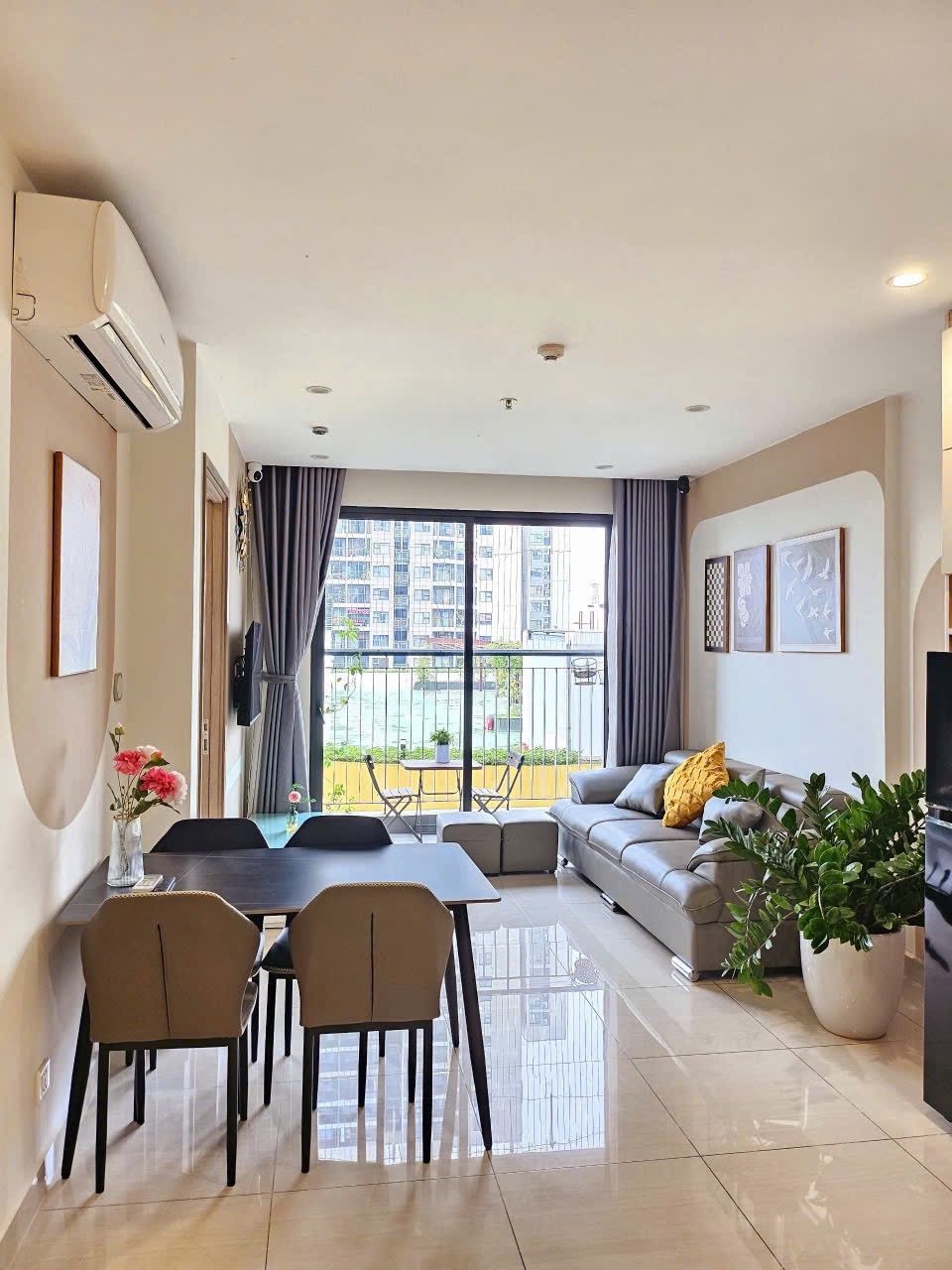 2-bedroom-apartment-for-rent-s1-02-vinhomes-ocean-park (4) 2 Bedroom Apartment for Rent in S1.02 | Fully Furnished