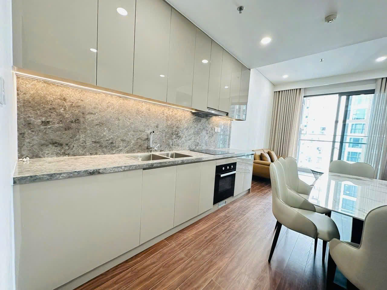3-bedroom-apartment-for-rent-masteri-waterfront-h1-vinhomes-ocean-park (9) 3 Bedroom Apartment for Rent in Masteri Waterfront H1