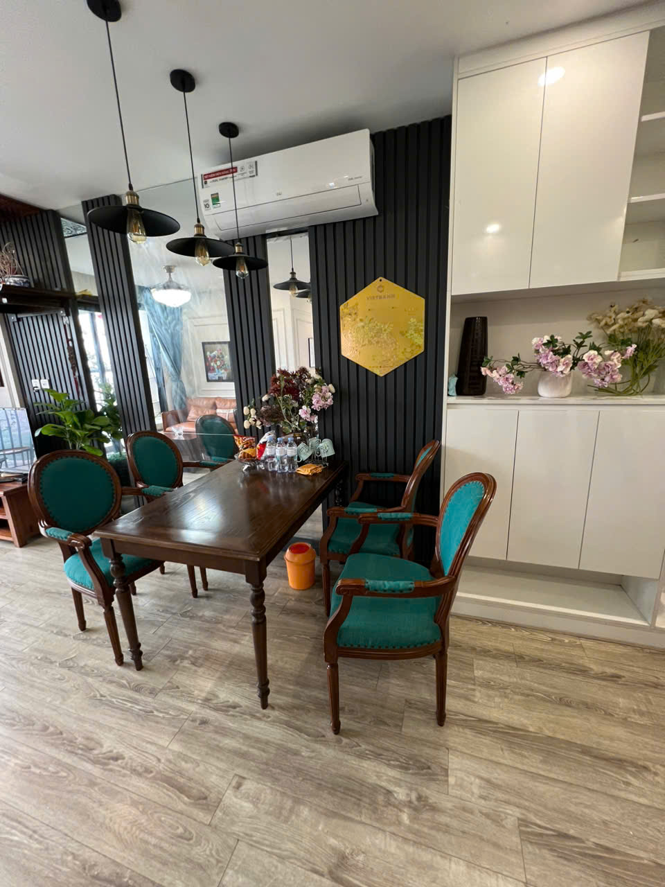 3-bedroom-apartment-for-rent-s2-19-sapphire-2-vinhomes-ocean-park-13m (6) 3 Bedroom Apartment for Rent in S2.19 Sapphire 2