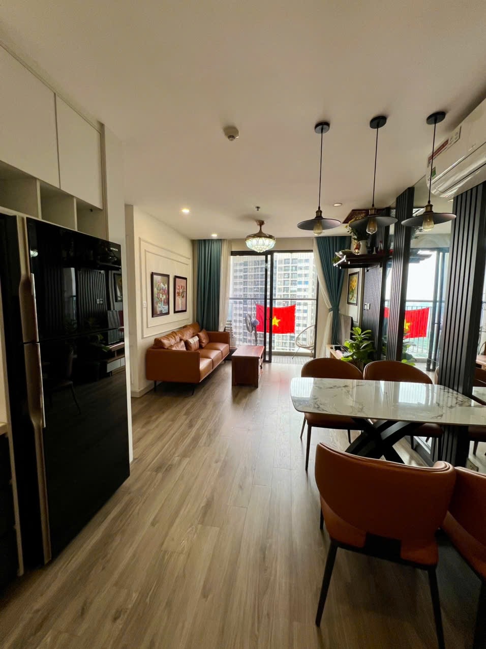 3-bedroom-apartment-for-rent-s2-19-sapphire-2-vinhomes-ocean-park-4 3 Bedroom Apartment for Rent in S2.19 Sapphire 2 | Fully Furnished | Vinhomes Ocean Park