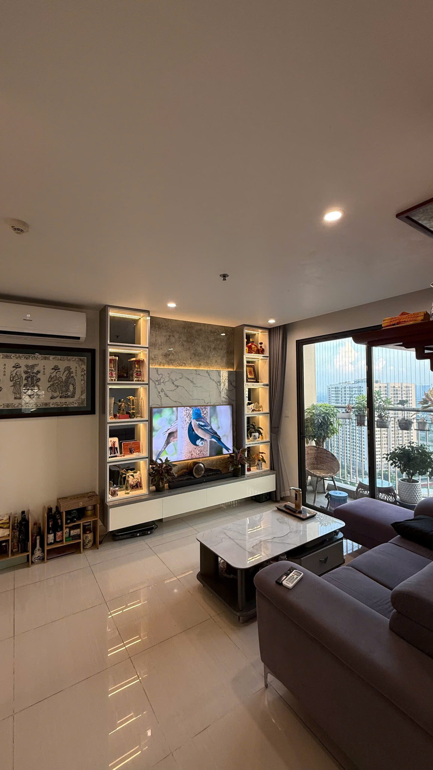 corner-3-bedroom-apartment-for-rent-vinhomes-ocean-park (3) Corner 3 Bedroom Apartment for Rent in S1.06 Sapphire 1 | Fully Furnished