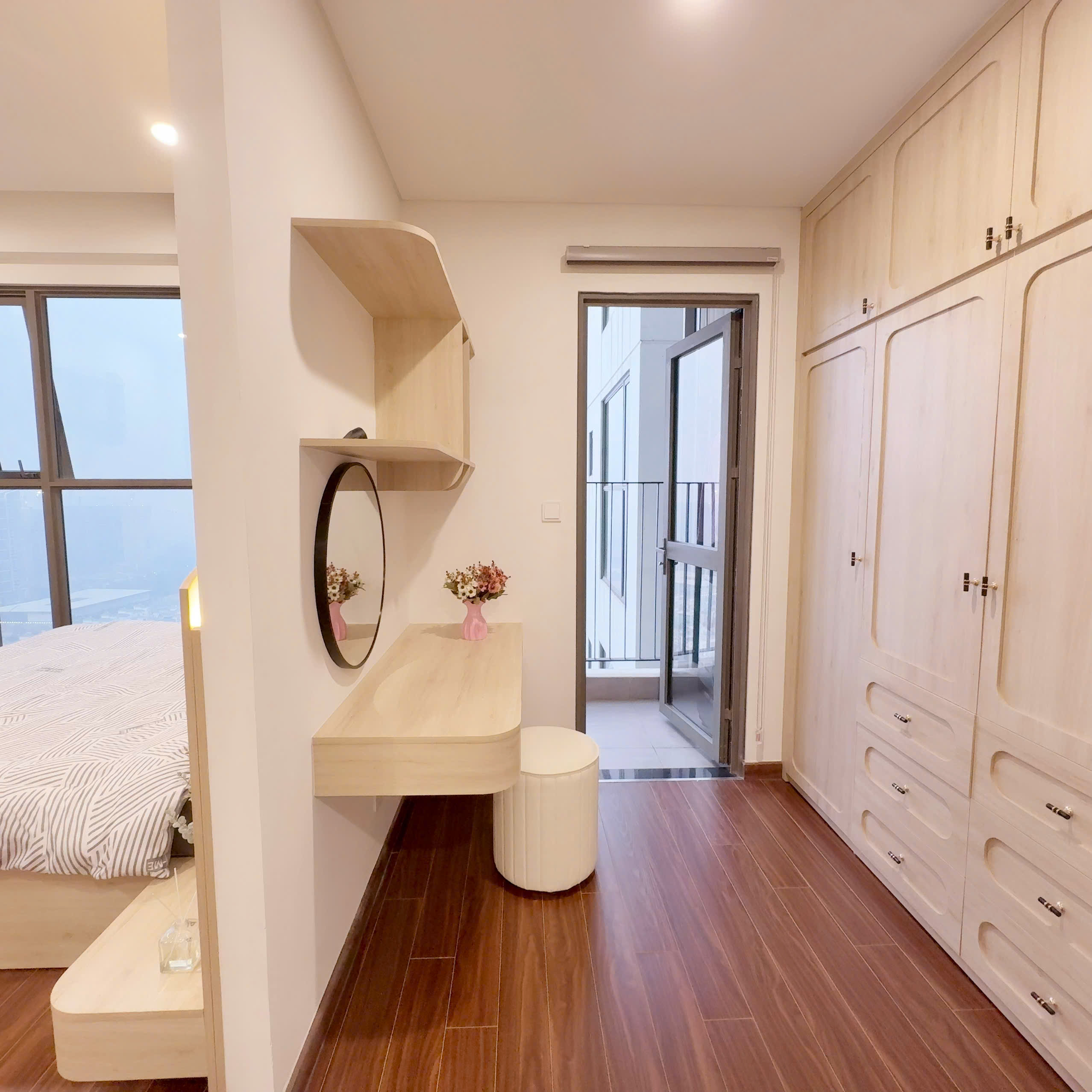 homestay-ocean-park-studio-h2-tang-32-view-song-ngoc-trai (2)