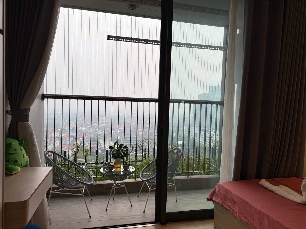 homestay-studio-ecopark-landmark-l2-view-song-hong (1) Homestay Studio Ecopark Landmark L2 | Tầng 18 View Sông Hồng Cực Thoáng