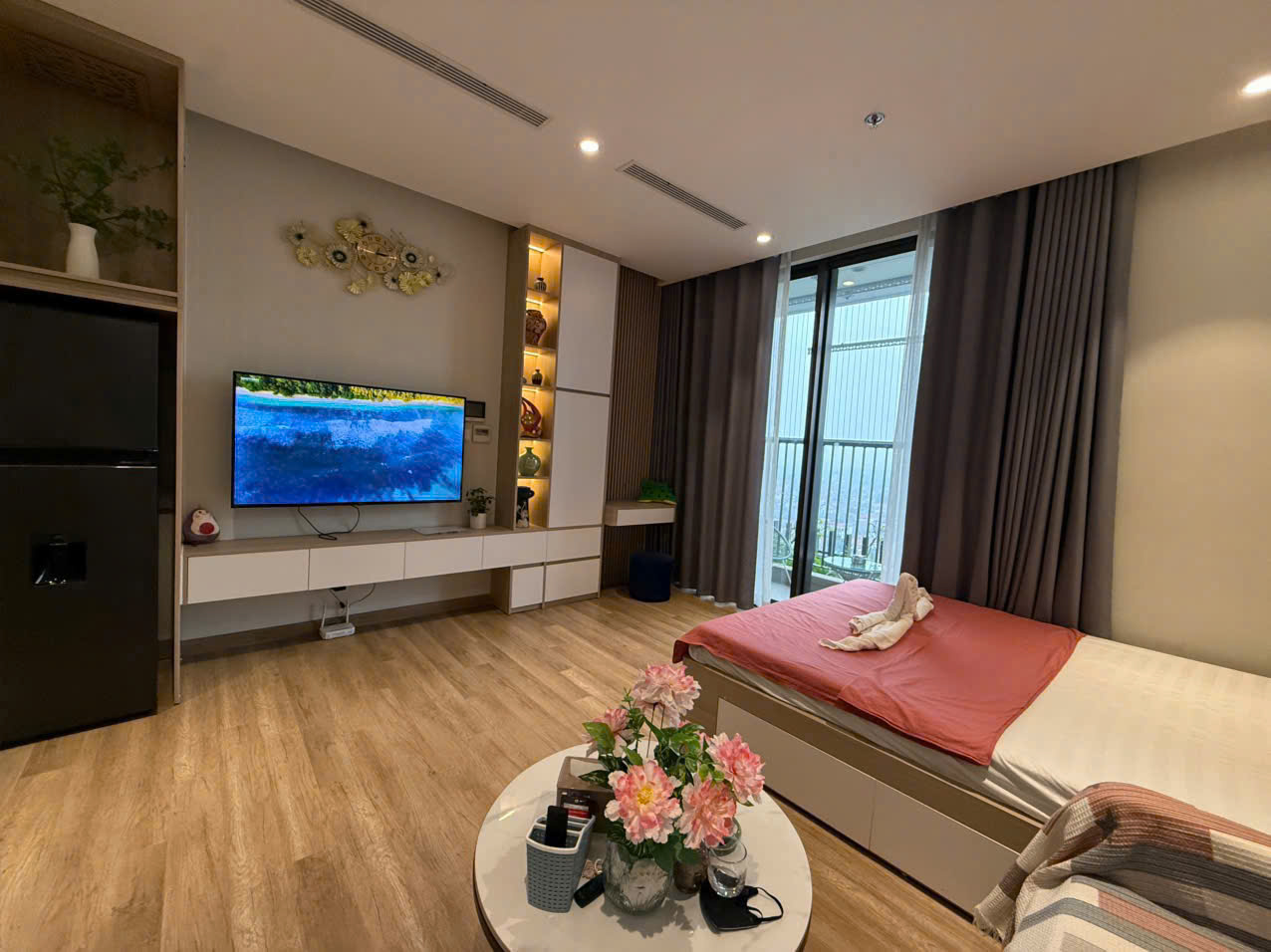 homestay-studio-ecopark-landmark-l2-view-song-hong (4) Homestay Studio Ecopark Landmark L2 | Tầng 18 View Sông Hồng Cực Thoáng