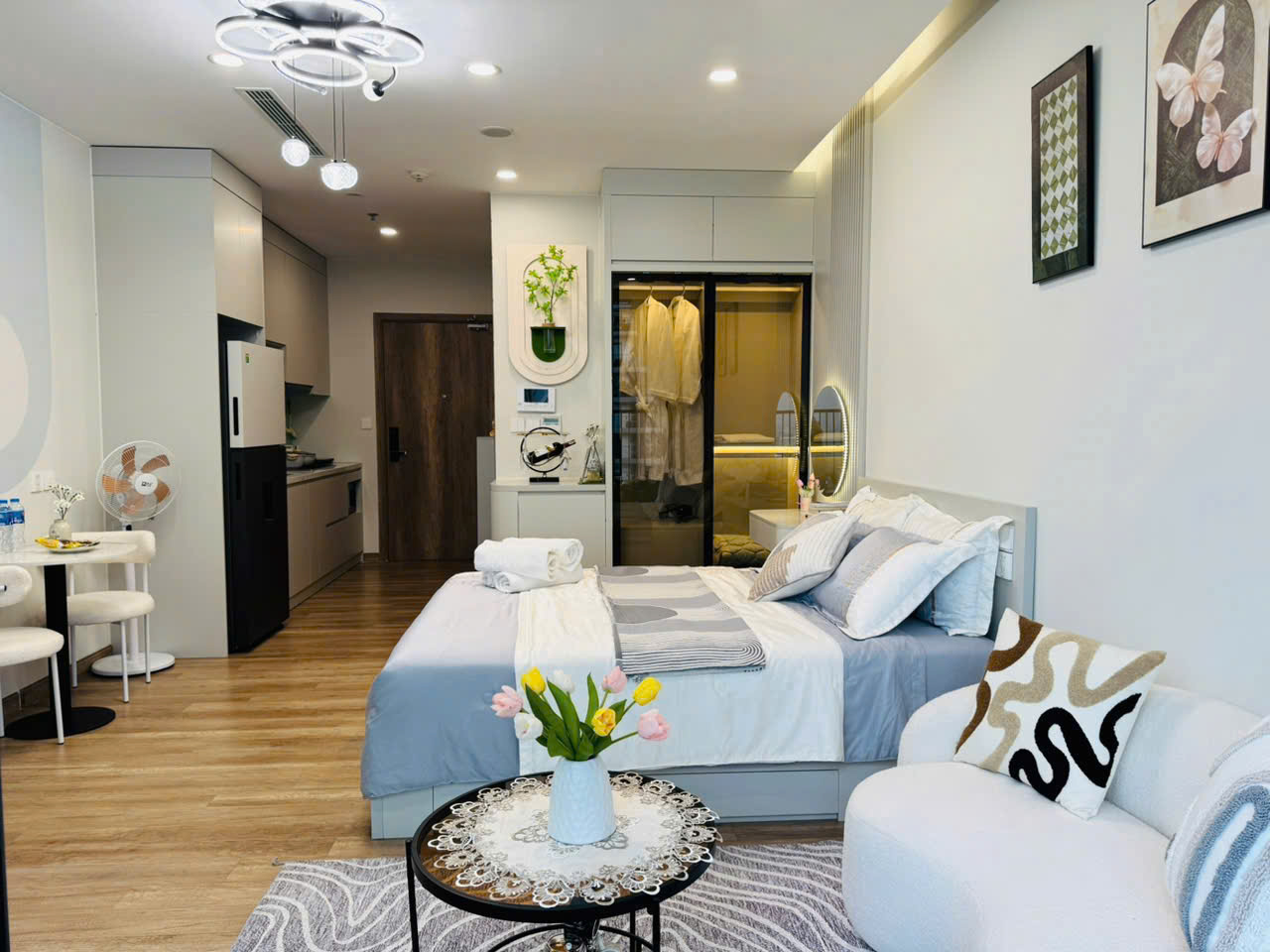 homestay-swanlake-onsen-r1-tang-18-view-ho-thien-nga (1) Homestay Swanlake Onsen Ecopark R1 Tầng 18 View Hồ Thiên Nga