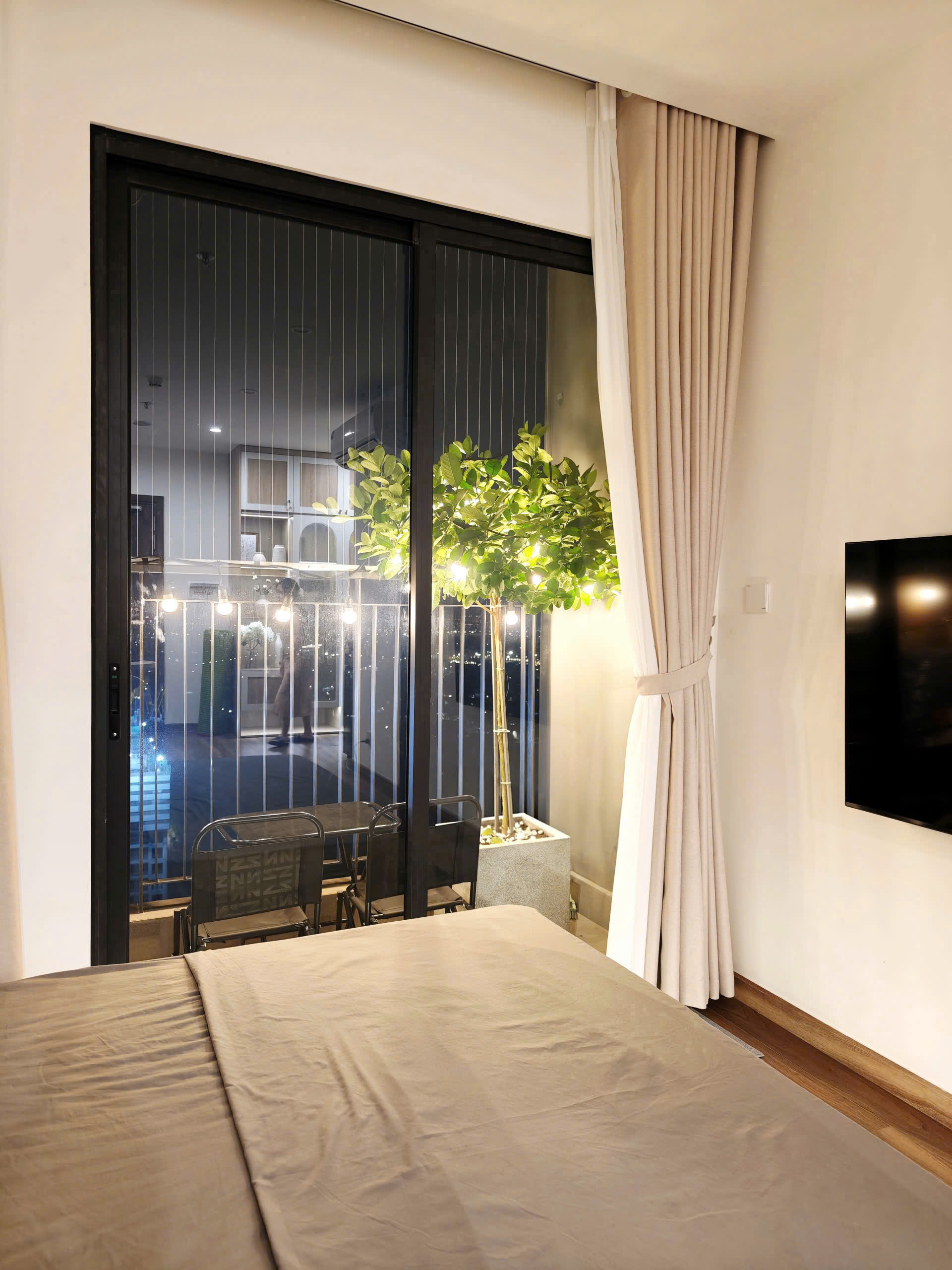 homestay-zurich-vinhomes-ocean-park-zr1-tang-37 (6) Homestay Zurich Vinhomes Ocean Park Tầng 37 | Phòng Mới Sạch Đẹp