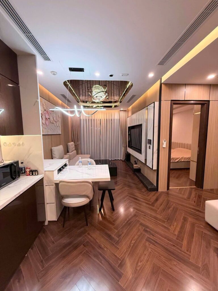 Homestay Diamond Crown Cho Khách Công Tác