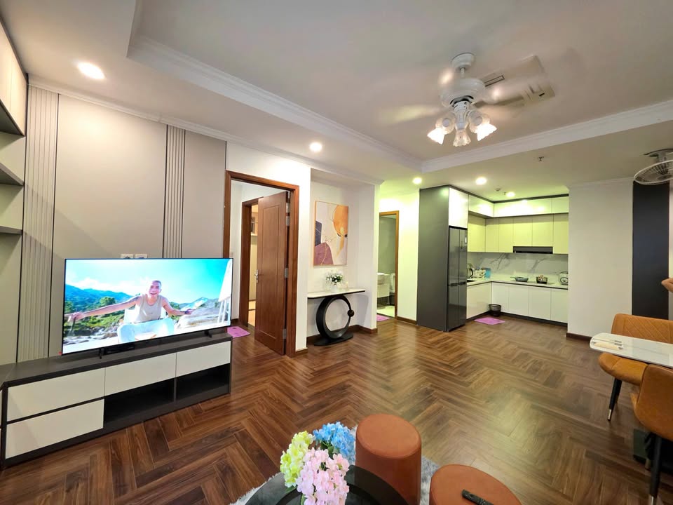 Nên Thuê Homestay Times City Hay Khách Sạn Gần Times City?