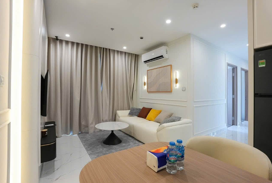 Homestay Vinhomes Grand Park Theo Giờ có sofa và smart TV